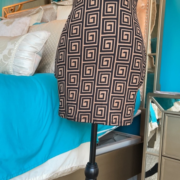 🔥Brand New Designer Inspired   Black / Tan  Dress from Windsors - Picture 4 of 8